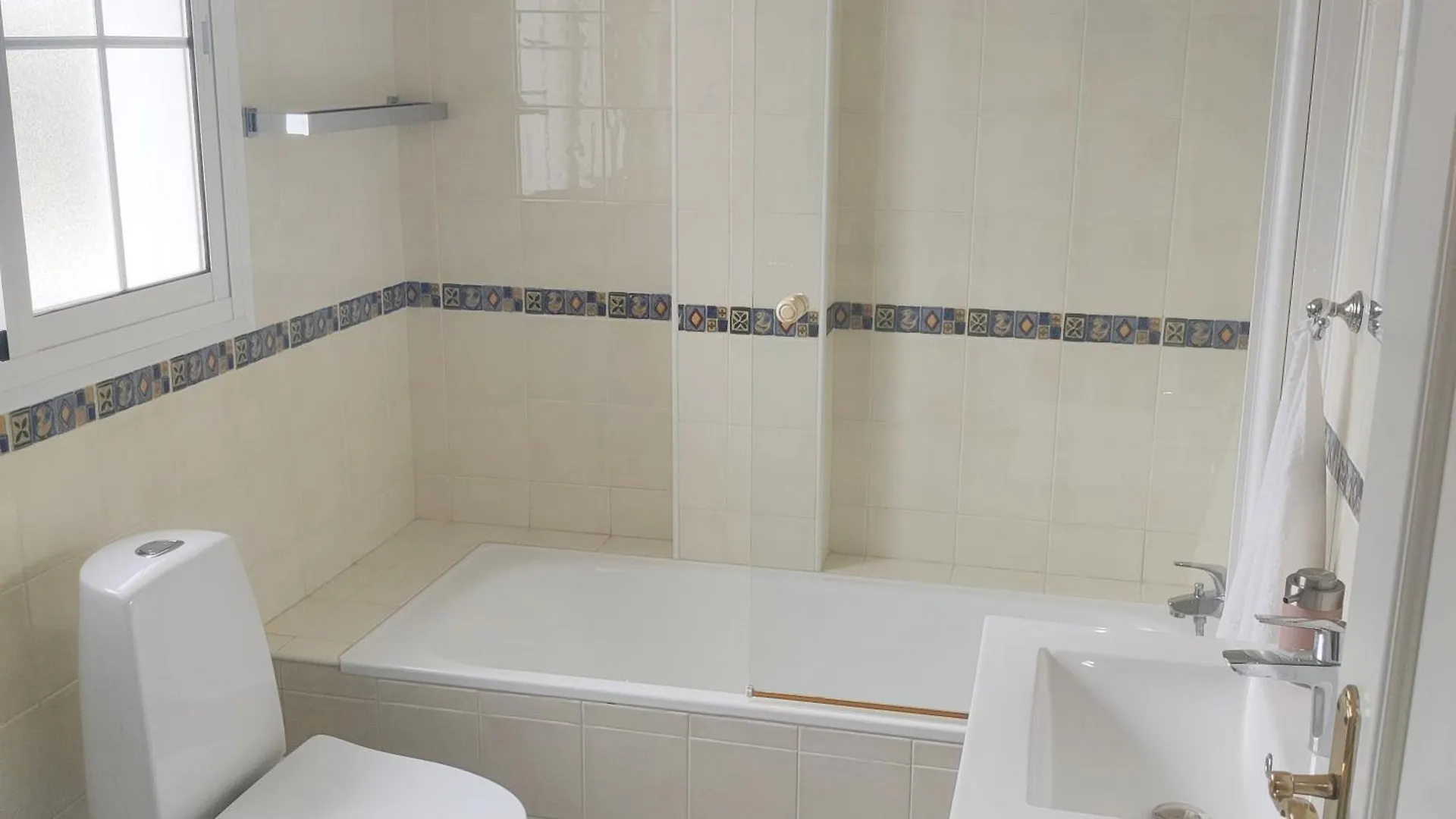Charming Mansion - Pool - Patio - 5 Bedrooms Santa Fe de los Boliches